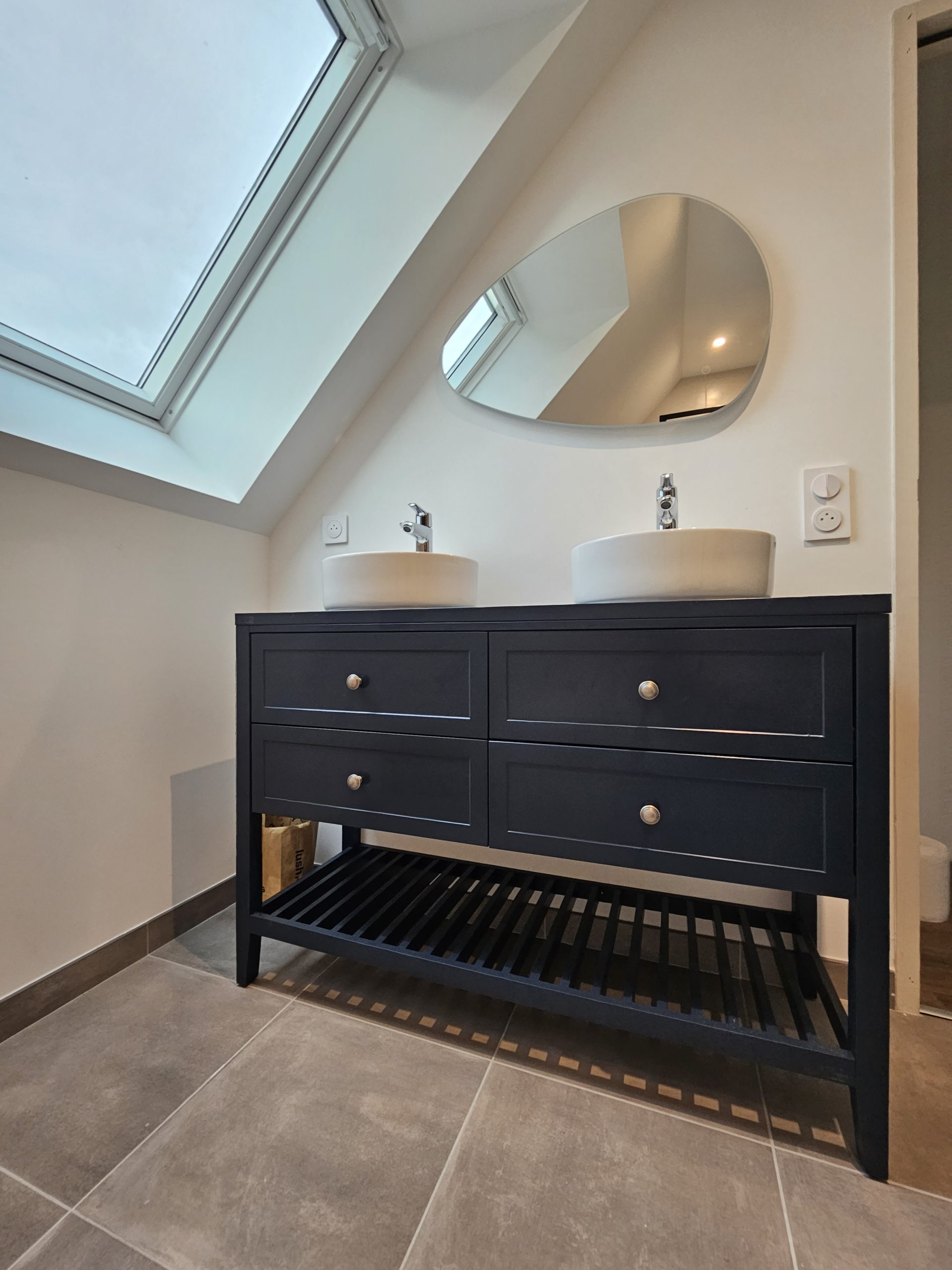 Installation d'un meuble double vasque