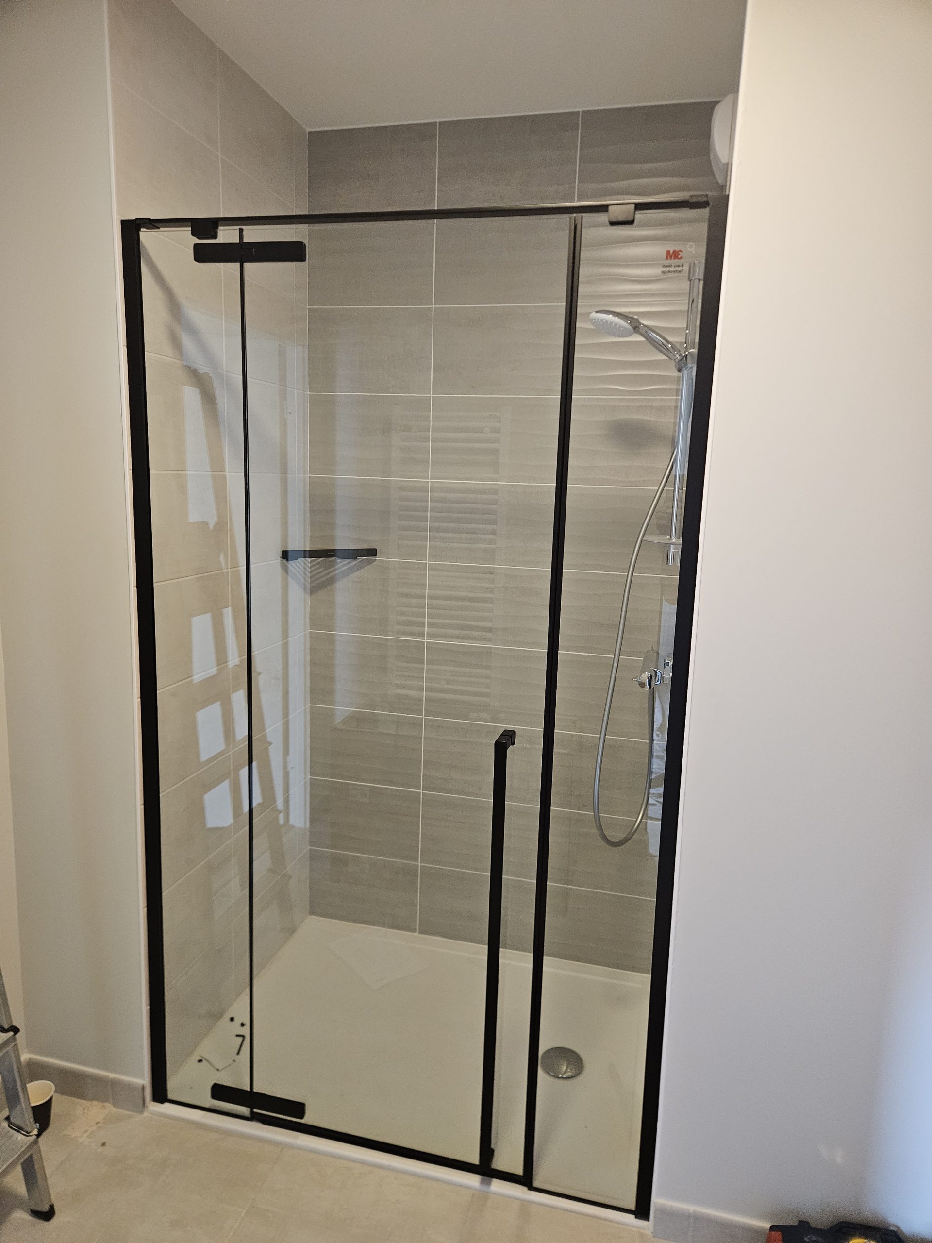 Pose d'une paroie de douche